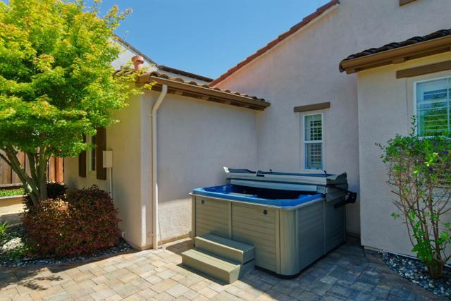 7160 Eagle Ridge Drive, Gilroy CA: https://media.crmls.org/mediaz/cac78e15-bbfa-4f2e-9f2f-71066a6e2862.jpg