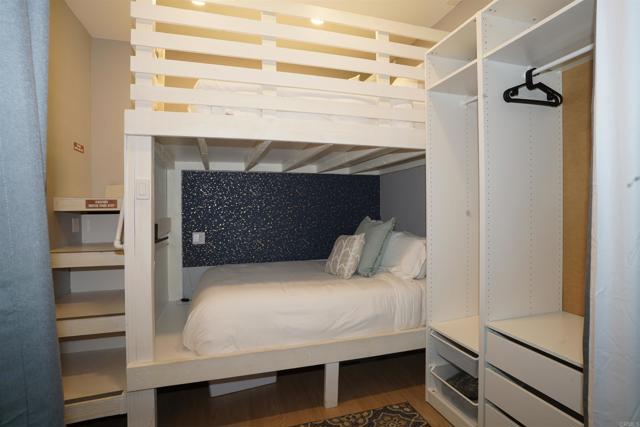 Detail Gallery Image 13 of 32 For 1145 Emerald St Rear (Alley),  –,  CA 92109 - 2 Beds | 2 Baths