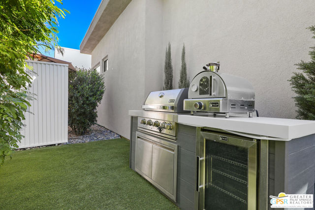 141 Blue Moon Drive, Palm Springs, CA 92262