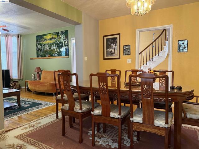 663 25TH Street, Oakland CA: https://media.crmls.org/mediaz/cac9a0ca-27c1-4845-bda9-cadf915a2b31.jpg