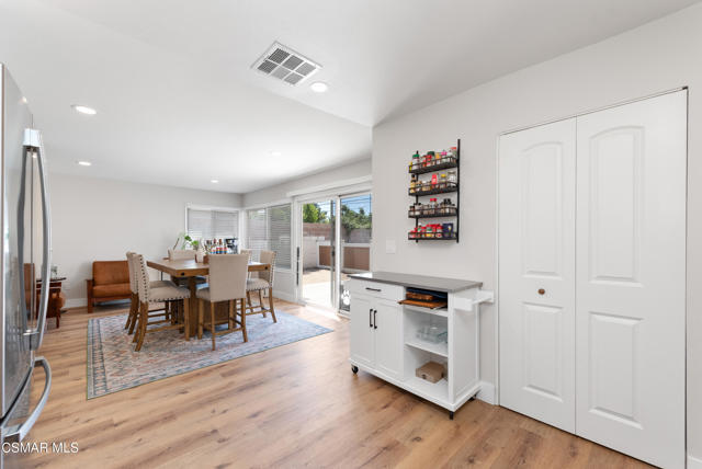 3268 Hilldale Avenue, Simi Valley CA: https://media.crmls.org/mediaz/cac9f870-d8a3-4c5e-9f99-05b026aa51ba.jpg
