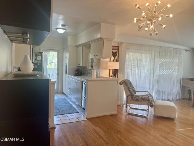 1542 Riverside Drive, Glendale CA: https://media.crmls.org/mediaz/cacaaf30-7725-4725-8760-83bc1bf96acb.jpg