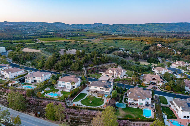 12428 Palmer Drive, Moorpark CA: https://media.crmls.org/mediaz/cacab300-0b58-4417-8fbb-70835713b769.jpg