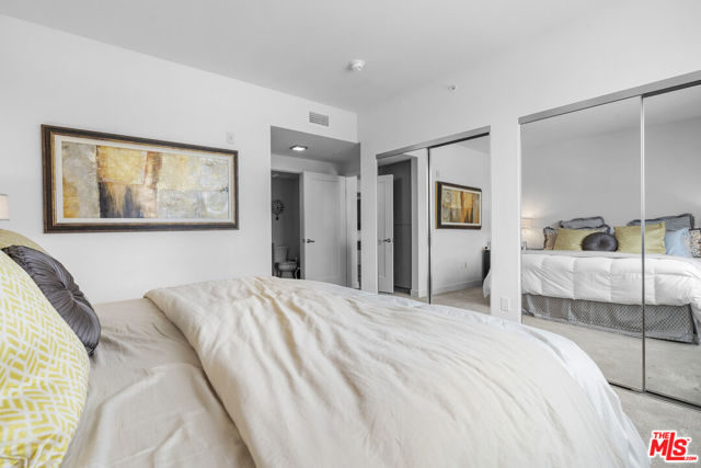 436 S Virgil Avenue, Los Angeles CA: https://media.crmls.org/mediaz/cacaea72-9400-4ac0-aa4c-b44efca19746.jpg