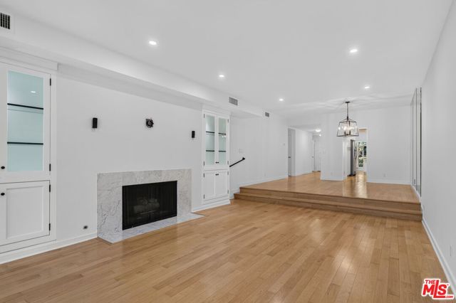 4338 Redwood Avenue, B114 photo 9