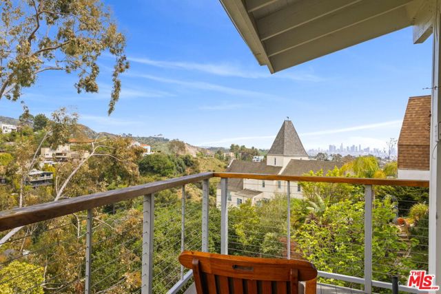 3162 Durand Drive, Los Angeles CA: https://media.crmls.org/mediaz/cacb934b-3085-4d98-8db4-93ed5f078537.jpg