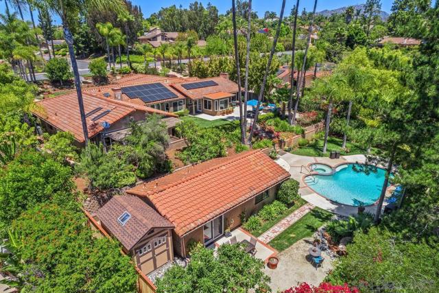 13627 Poway Springs Rd, Poway CA: https://media.crmls.org/mediaz/cacbbc1e-f2e1-4480-8264-e7e3ad12818f.jpg