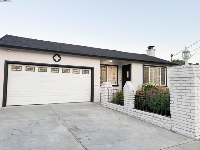 6916 Graham Avenue, Newark CA: https://media.crmls.org/mediaz/cacc67df-177d-4a41-a510-14b476854a65.jpg