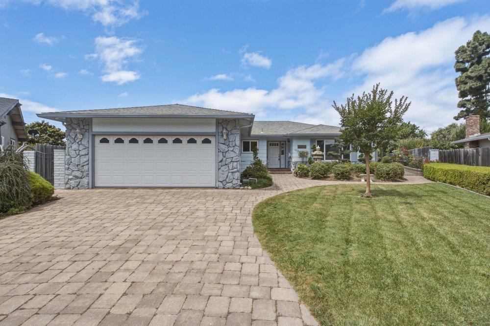 1120 Woodside Circle