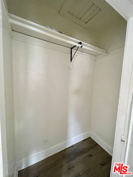 4623 Wesley Avenue, Los Angeles CA: https://media.crmls.org/mediaz/cacd9dae-54d0-4ee1-ba79-cee953163b40.jpg