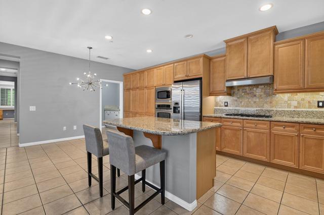 2073 Via Alba, Palm Desert, CA 92260