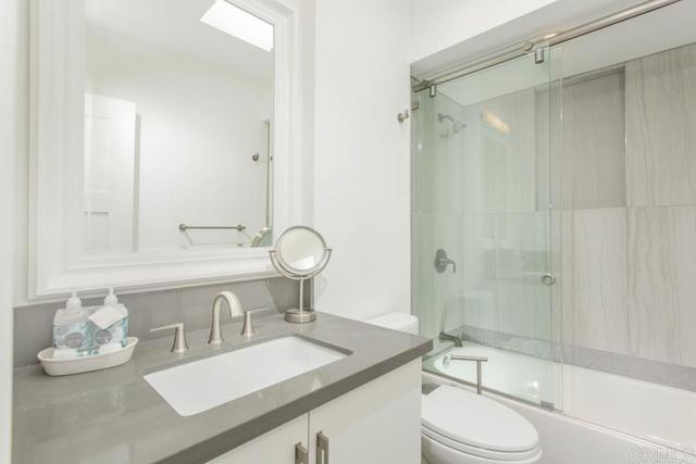 Detail Gallery Image 5 of 6 For 455 Orange Ave. #C,  Coronado,  CA 92118 - 1 Beds | 1 Baths