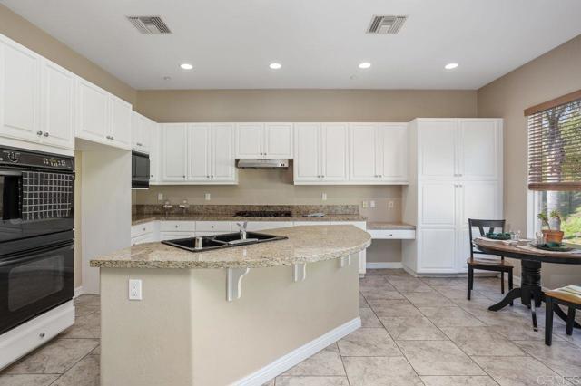Detail Gallery Image 8 of 36 For 435 Sandalwood Ct, Encinitas,  CA 92024 - 4 Beds | 2/1 Baths