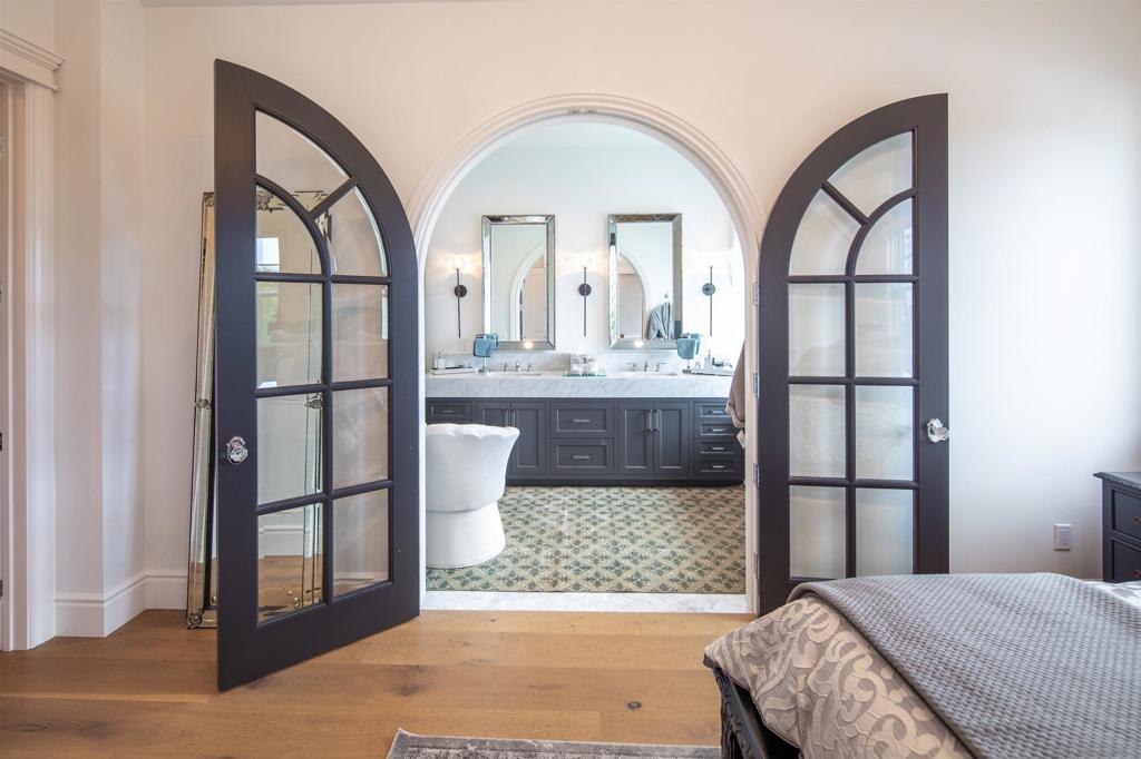 MLS #250001296SD img 42