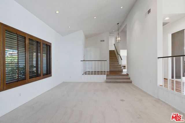 1943 Stonesgate Street, Westlake Village CA: https://media.crmls.org/mediaz/cacedd80-4326-4411-9f85-318a2863d5a2.jpg
