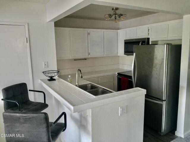 2506 Chandler Avenue, Simi Valley CA: https://media.crmls.org/mediaz/cacfbfbe-1115-4857-a04b-9f4aa2a8d844.jpg