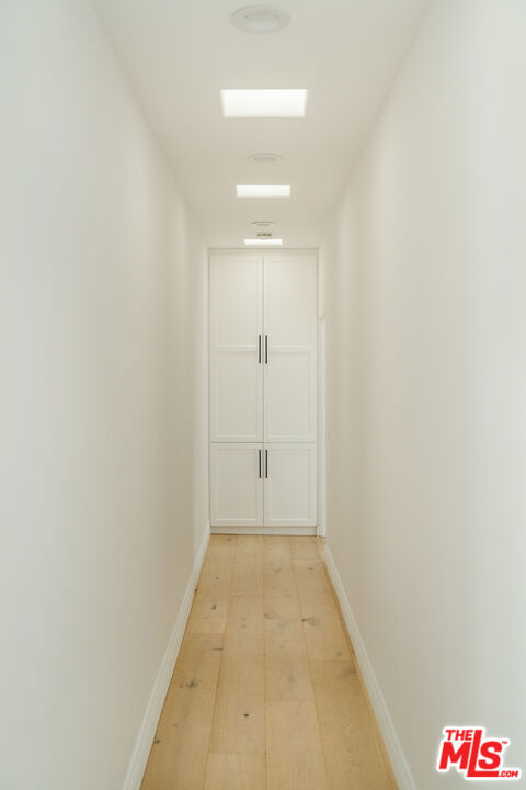 609 21st Place, Santa Monica CA: https://media.crmls.org/mediaz/cacfc55c-8401-457f-abe1-6c0c61e94fd8.jpg
