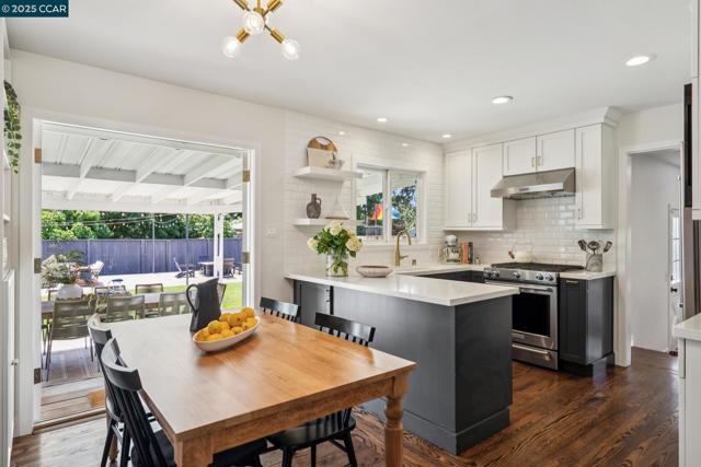 528 Shelly Dr, Pleasant Hill CA: https://media.crmls.org/mediaz/cacfe039-407f-455f-94b9-c951eb06692f.jpg
