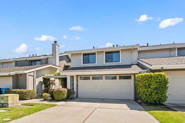 17 Spinnaker Place, Redwood City CA: https://media.crmls.org/mediaz/cad02d9c-8d50-42ae-946d-625dcebba6c9.jpg