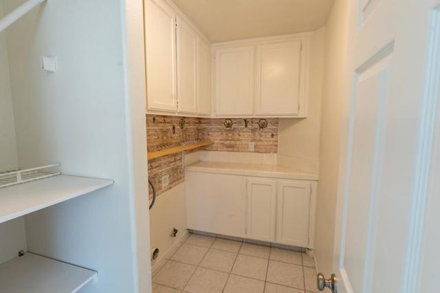 441 Adrian Court, Hollister CA: https://media.crmls.org/mediaz/cad093fd-c688-49b4-9fdd-bfc90fd2c978.jpg