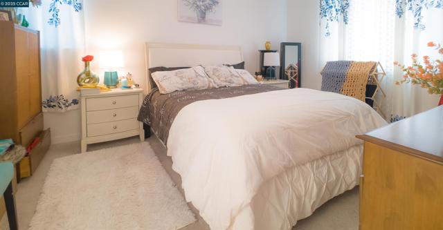 2299 Rustic Oak Ln, Rio Vista CA: https://media.crmls.org/mediaz/cad0de0a-8609-4dfd-9f40-1a85c6ce2691.jpg