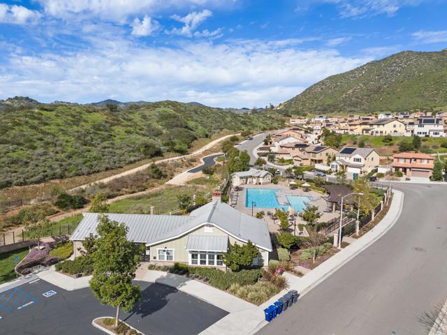 Detail Gallery Image 34 of 36 For 35461 Brown Galloway Ln, Fallbrook,  CA 92028 - 4 Beds | 3 Baths