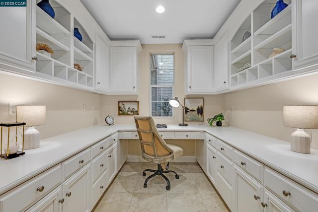 1966 Casablanca St, Danville CA: https://media.crmls.org/mediaz/cad19472-8037-492c-baf1-f4c7a684cdc2.jpg