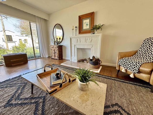 Image 7 of 57 For 574 Lewis Ave