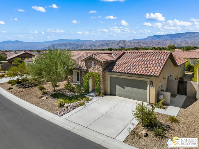 17 Cork Tree, Rancho Mirage CA: https://media.crmls.org/mediaz/cad1b711-ddbb-4729-a20d-59ec2ddaf758.jpg