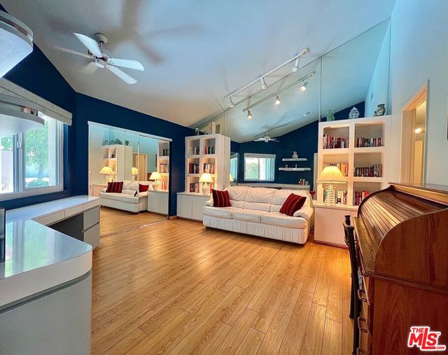 38689 Dahlia Way, Palm Desert, CA 92211