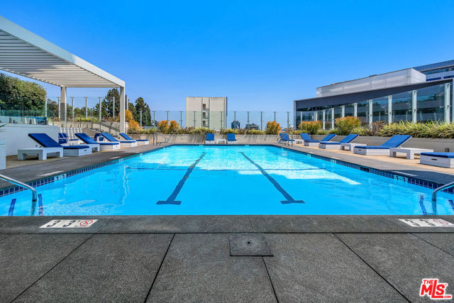 9255 Doheny Road, West Hollywood CA: https://media.crmls.org/mediaz/cad35b0a-446e-4a2c-bd32-a99feb183be5.jpg