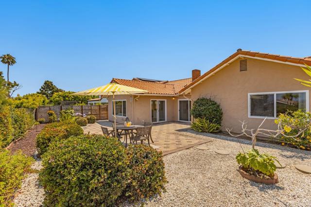 Detail Gallery Image 29 of 34 For 2476 Pinewood St, Del Mar,  CA 92014 - 3 Beds | 2 Baths