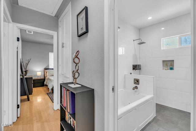 1455 E California Avenue, Glendale CA: https://media.crmls.org/mediaz/cad3f9ef-20cb-4ce6-9a30-1553aec11101.jpg