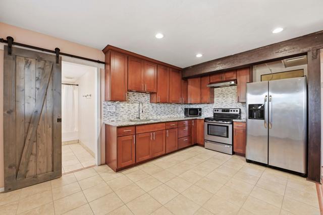 Image 6 of 25 For 1031 Country Club Drive