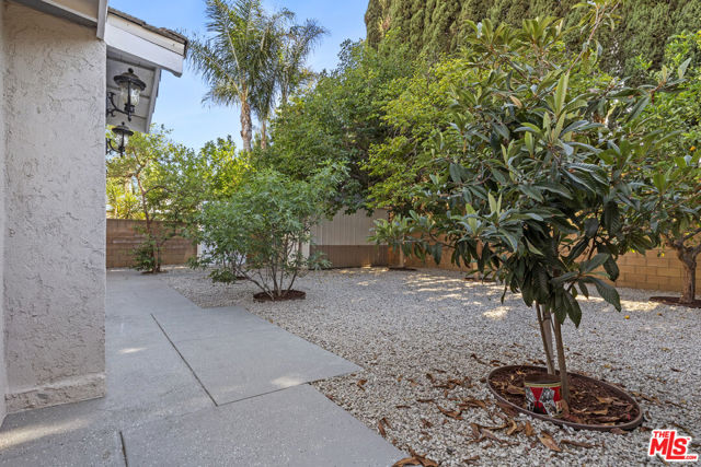 8557 Norwich Avenue, North Hills CA: https://media.crmls.org/mediaz/cad5743c-a59a-418c-99f1-7ba73130e006.jpg