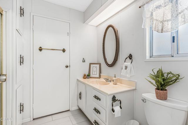 Detail Gallery Image 19 of 28 For 8 204 Calle Fronte #204,  Camarillo,  CA 93012 - 2 Beds | 2 Baths