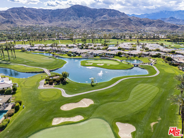 7 Churchill Lane, Rancho Mirage CA: https://media.crmls.org/mediaz/cad5cef9-b989-4f57-a900-c499a7fc6c47.jpg