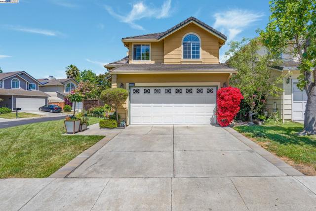 5373 Shamrock Cmn, Fremont CA: https://media.crmls.org/mediaz/cad61190-09b6-4f1d-be78-329e4991408c.jpg