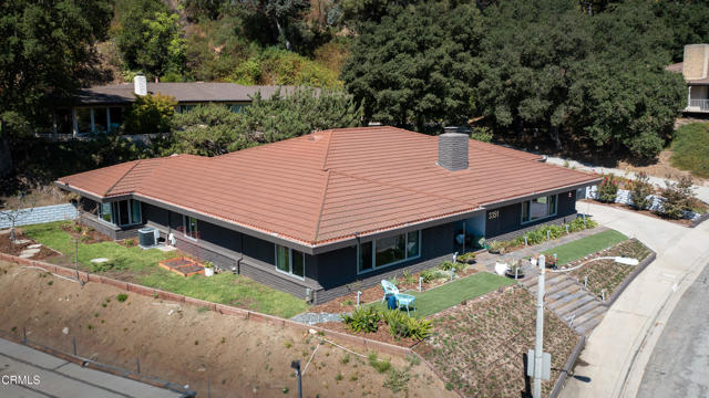3351 Country Club Drive, Glendale CA: https://media.crmls.org/mediaz/cad61a23-5f0a-4c63-9cb8-6aa3cc035d75.jpg