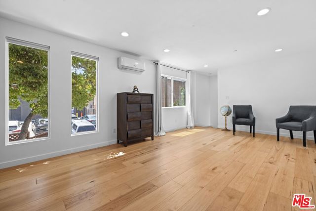 3170 Glenmanor Place, Los Angeles CA: https://media.crmls.org/mediaz/cad66300-6650-4291-9c86-08f4130178c0.jpg