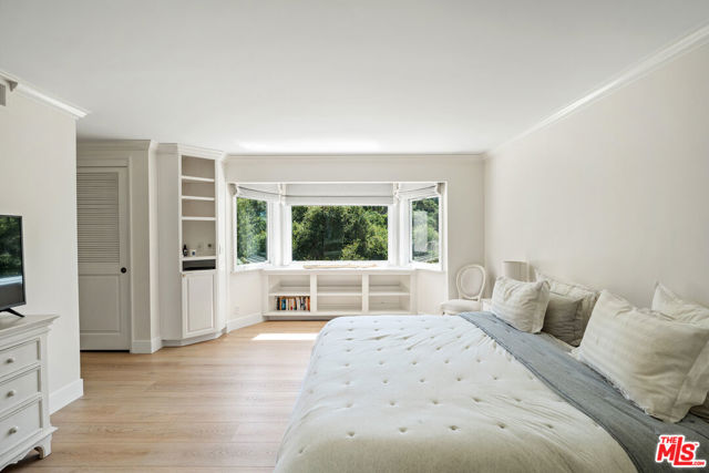 4441 Park Alisal, Calabasas CA: https://media.crmls.org/mediaz/cad6a959-ace5-4122-823a-e64ad3227fc4.jpg