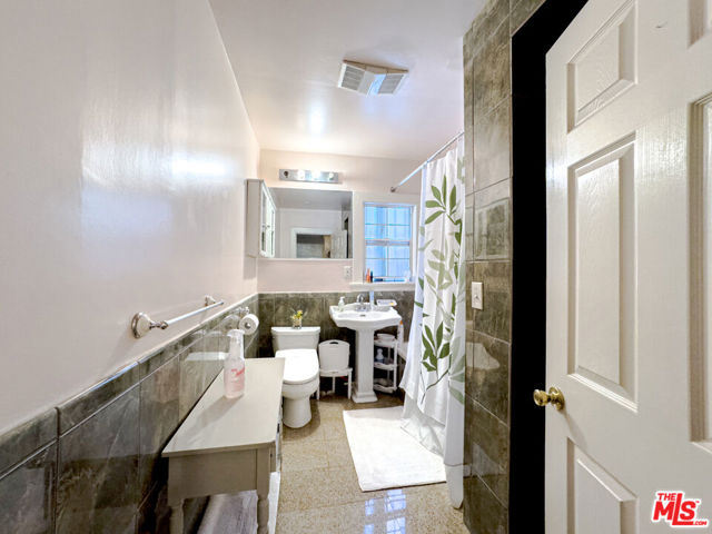 1322 S Bronson Avenue, Los Angeles CA: https://media.crmls.org/mediaz/cad705bc-7828-4a49-b43e-c7958077ea87.jpg