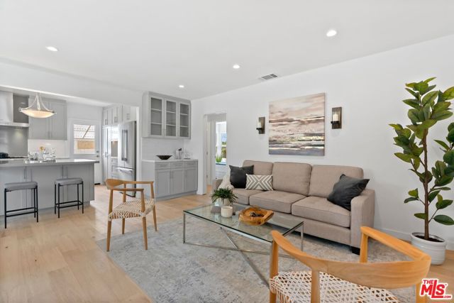 2671 Federal Avenue, Los Angeles CA: https://media.crmls.org/mediaz/cad7efb7-865d-4fe2-b7c8-db88528d53d4.jpg