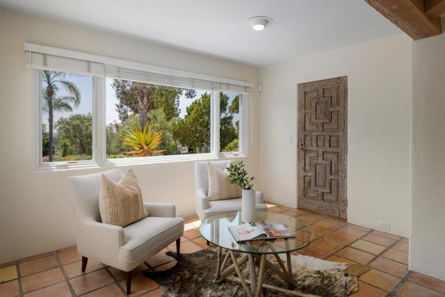 17716 Via De Fortuna, Rancho Santa Fe CA: https://media.crmls.org/mediaz/cad8ccff-32a6-4aac-a23c-93c074611cff.jpg