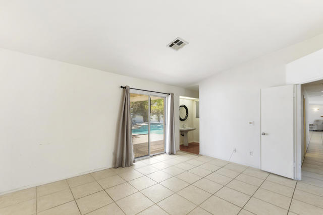 2643 E Venetia Road, Palm Springs CA: https://media.crmls.org/mediaz/cad8ea09-14e2-4279-ad57-c726eca90b72.jpg