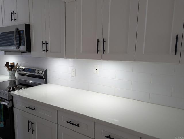 Detail Gallery Image 5 of 19 For 346 Abington Rd, Encinitas,  CA 92024 - 2 Beds | 2 Baths