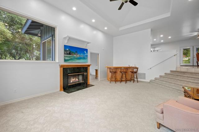 15847 Mac Tan Ln, Valley Center CA: https://media.crmls.org/mediaz/cada1799-7fc0-4c30-8322-885dab070826.jpg