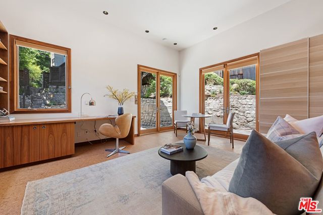 2116 Princeton Avenue, Los Angeles CA: https://media.crmls.org/mediaz/cada95ba-5471-4211-bbd7-8a657d7d315a.jpg