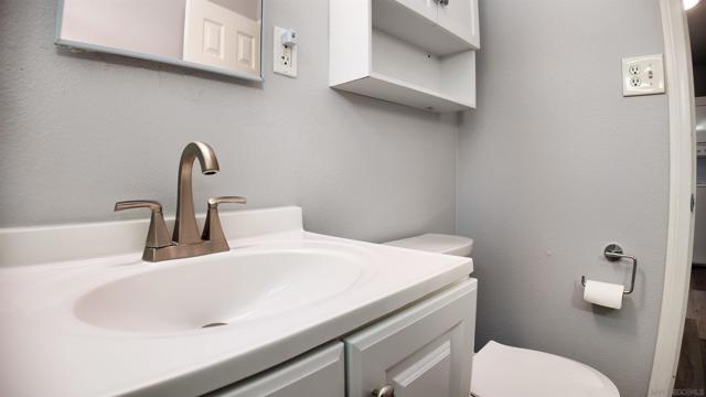 3934 Marine View Ave, San Diego CA: https://media.crmls.org/mediaz/cadb228b-3eb7-499e-ad16-8c7266e01854.jpg