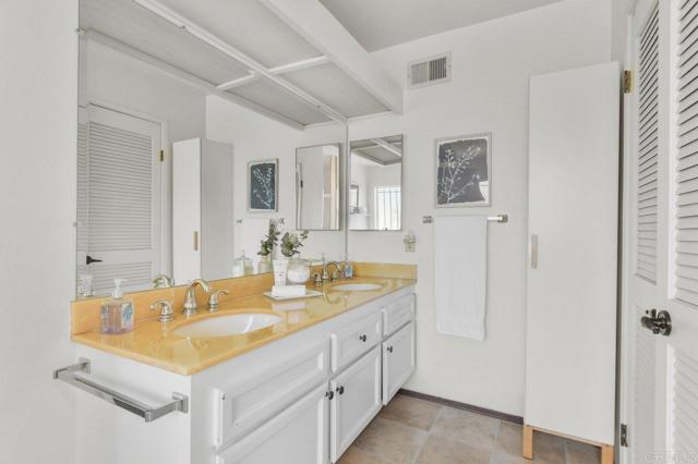 5420 Mirar Court, Bonita CA: https://media.crmls.org/mediaz/cadbb330-eba7-42f4-beea-7cbb21e405ee.jpg